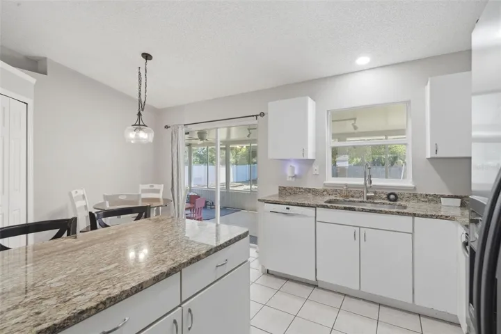 Light and airy Kitchen