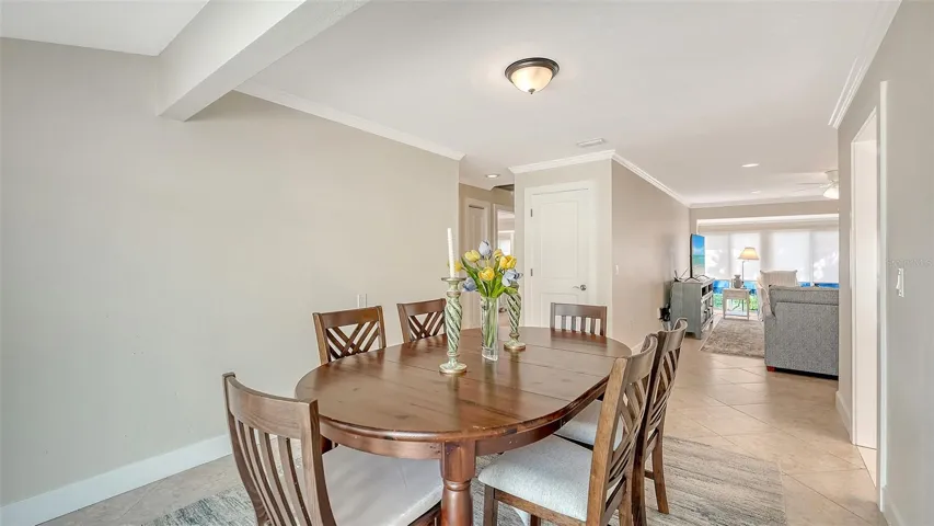 Dining room.