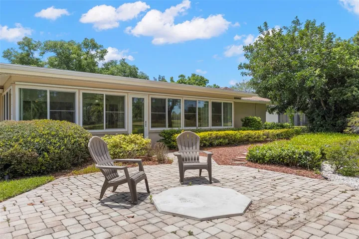 BACKYARD WITH SITTING AREA