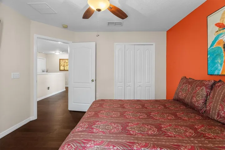 BEDROOM 4