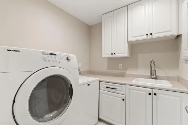 INSIDE LAUNDRY