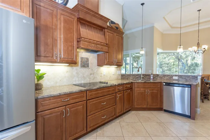 Solid wood kitchen cabinets