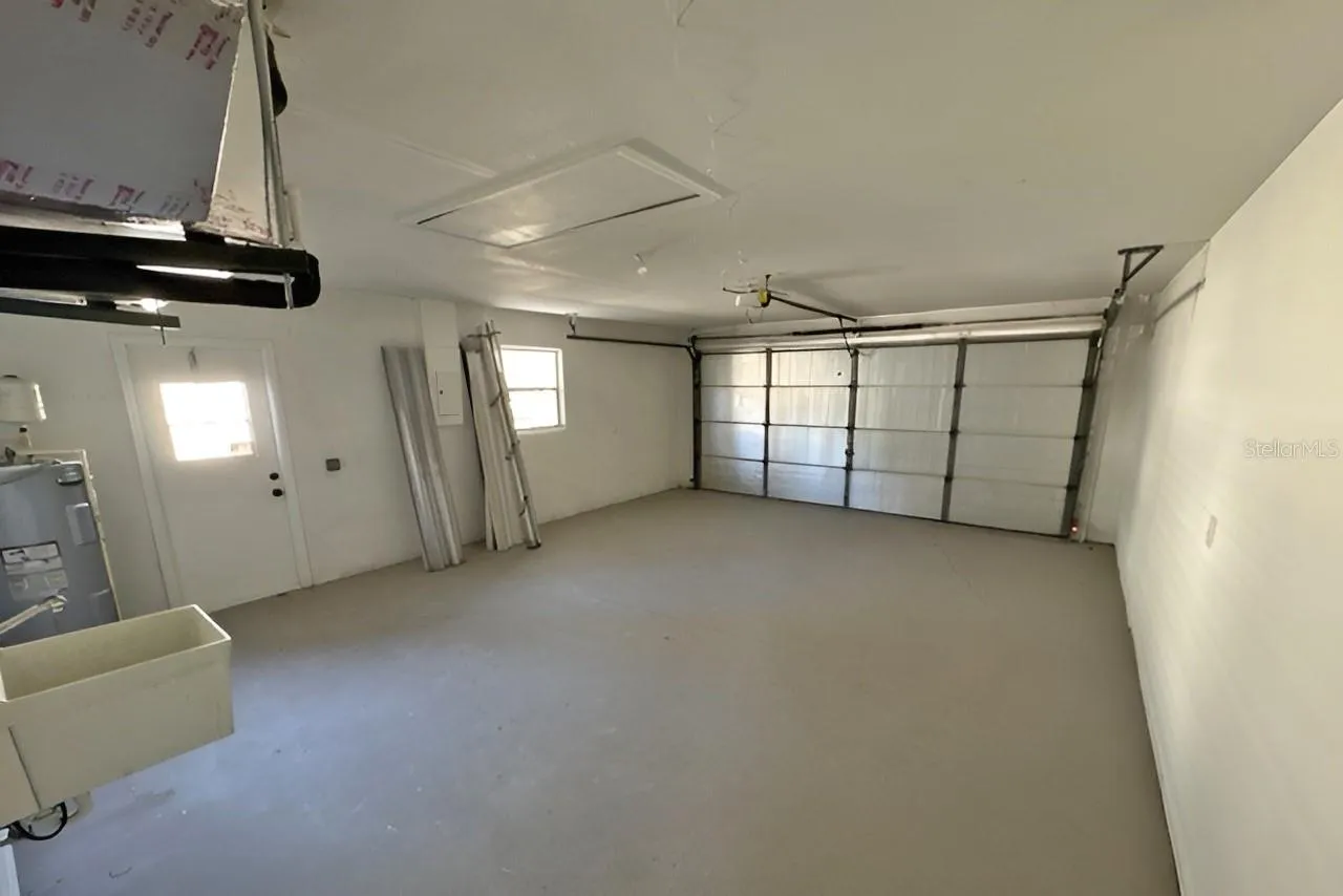 garage with utility sink