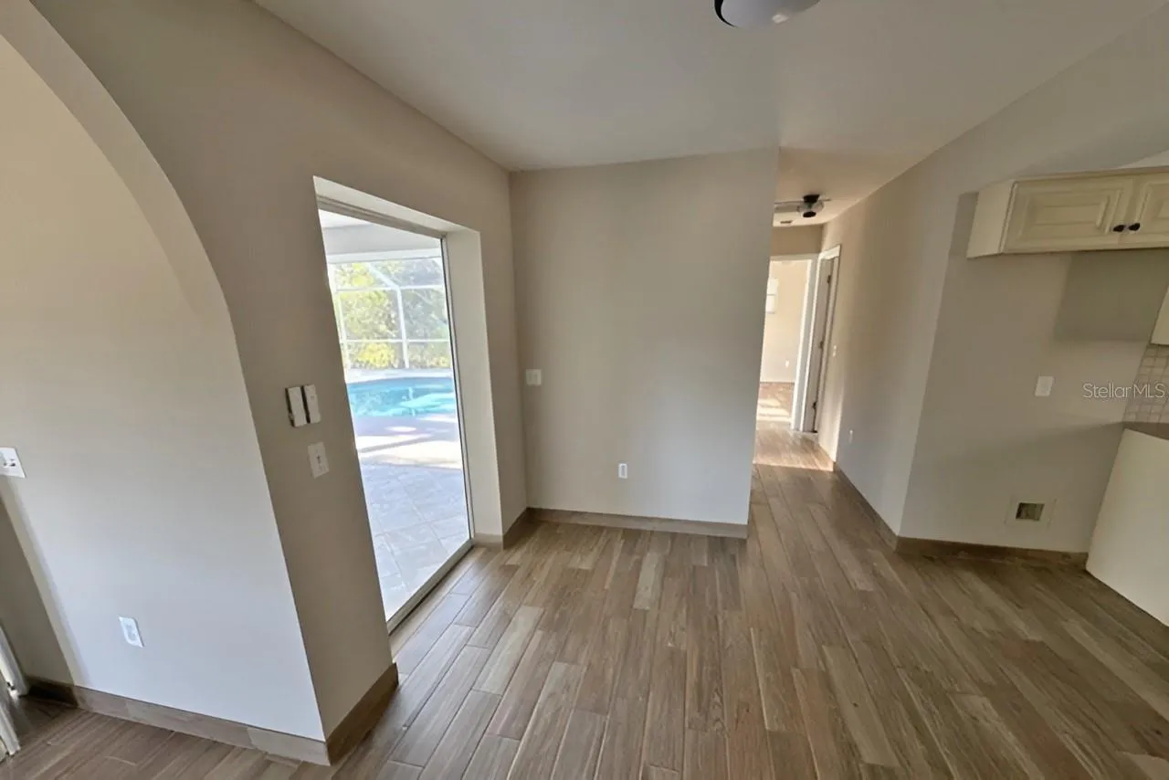 dining area directly off of kitchen
