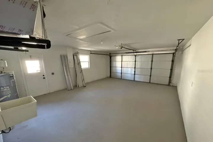 garage with utility sink