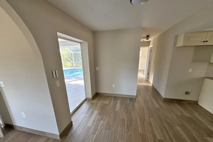 dining area directly off of kitchen