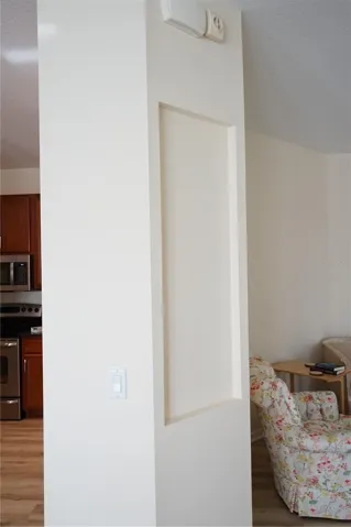 niche for artwork by kitchen