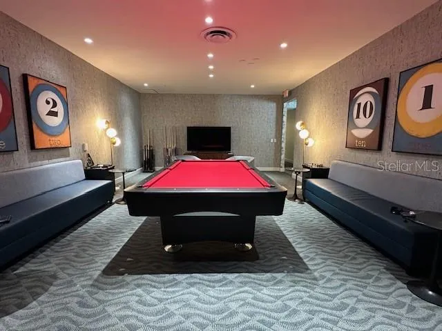 Residents' Lounge with NEW pool table