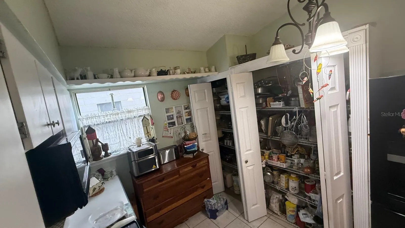 Kitchen/Pantry