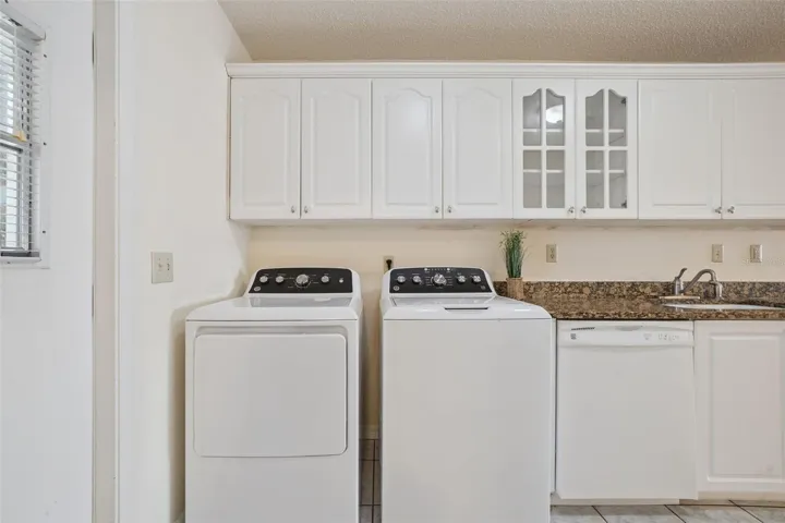 Laundry/Kitchen