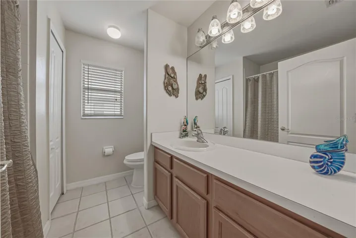 Bathroom 2 - between Beds 2 & 3