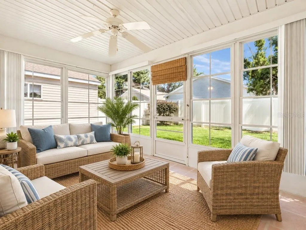 Staged Lanai