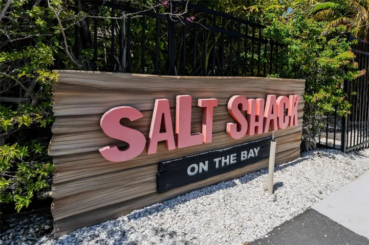 Bayfront Restaurant's Nearby.