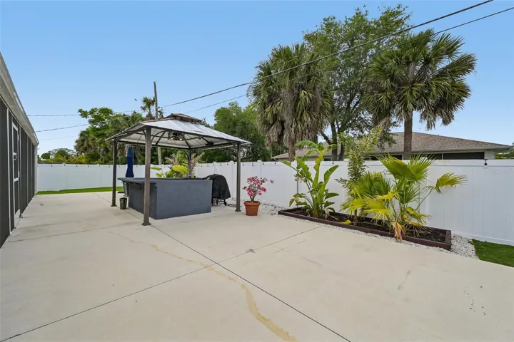 Outdoor Bar