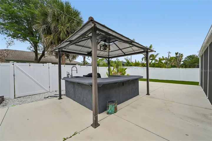 Outdoor Bar