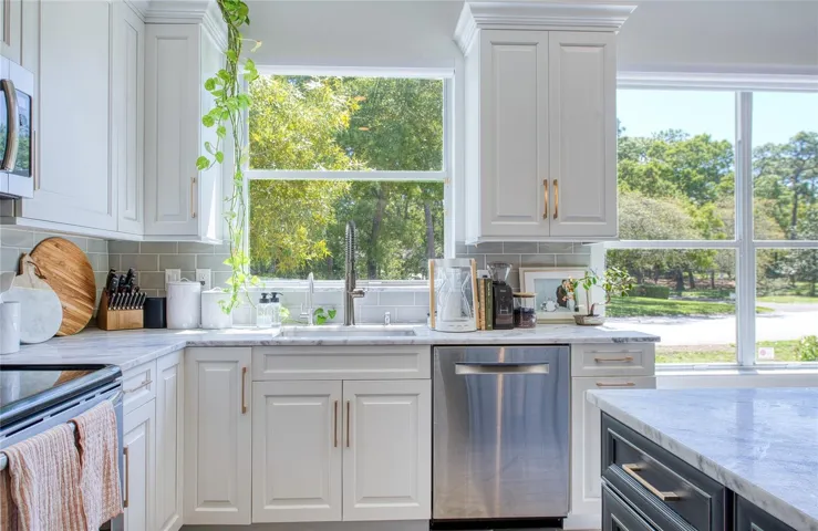 Kitchen. 3