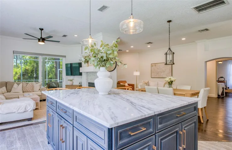 Kitchen. 4