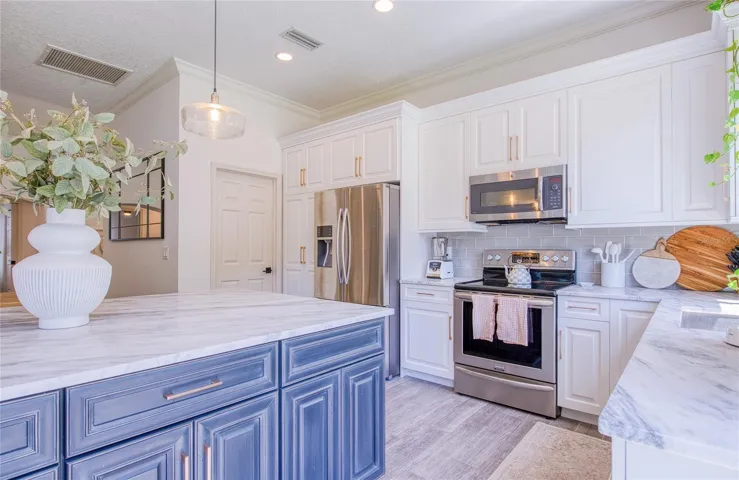 Kitchen. 5