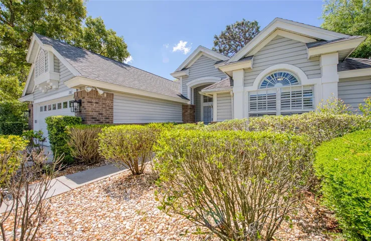 Front of home. 4