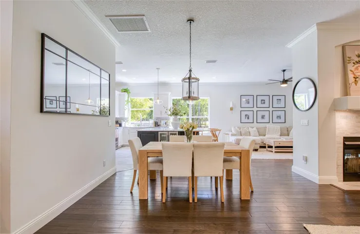 Dining room. 5