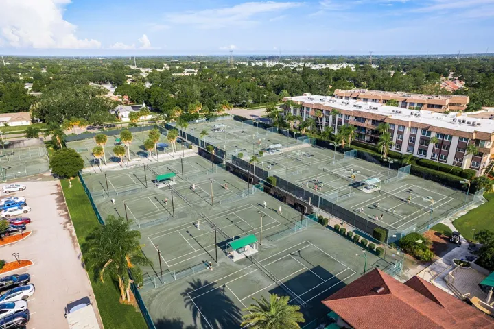 Clay tennis/pickleball courts