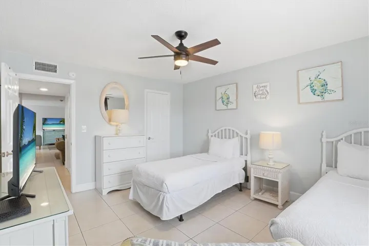 2nd bedroom with walk in closet