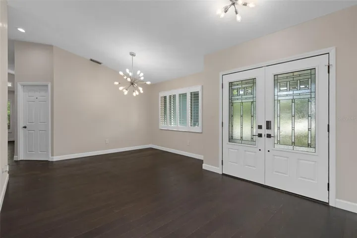 Entry Foyer/Dining Room