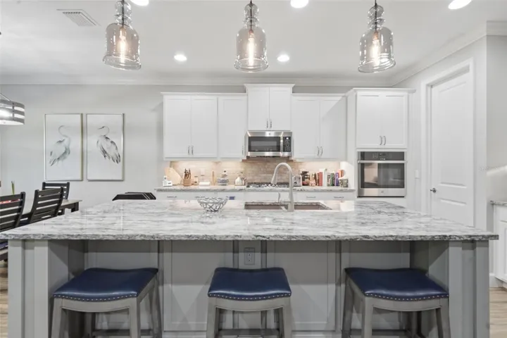 KITCHEN ISLAND