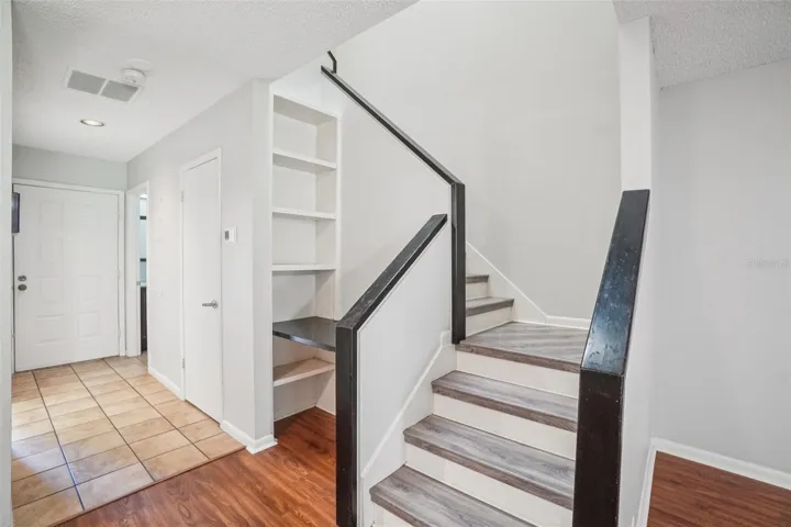 NO CARPET! BUILT IN SHELVING!