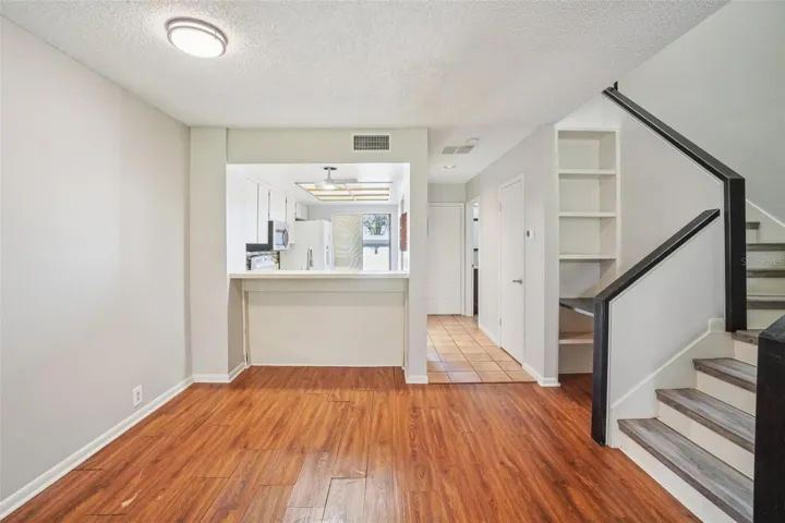 LIVING ROOM/DINING ROOM COMBO