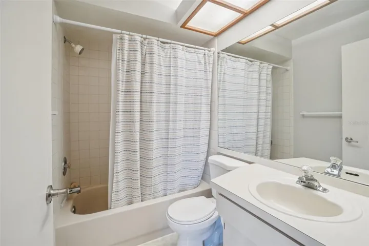BEDROOM 2 EN-SUITE BATHROOM