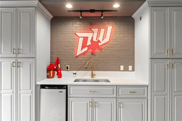 Wet bar