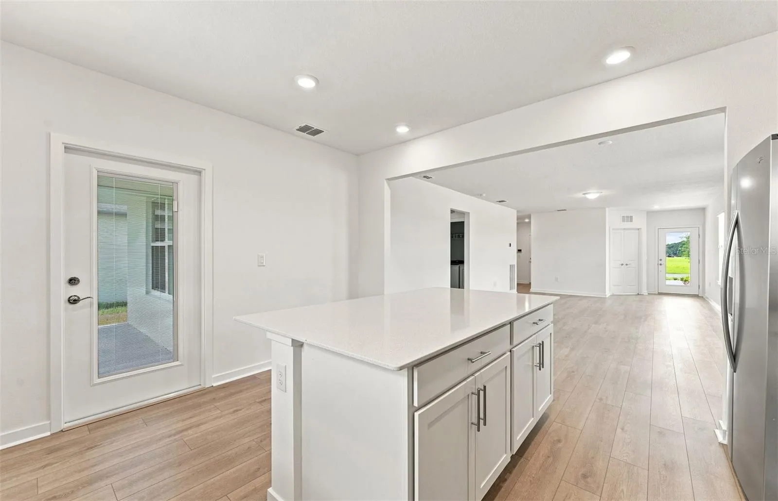 Center Island w/Storage