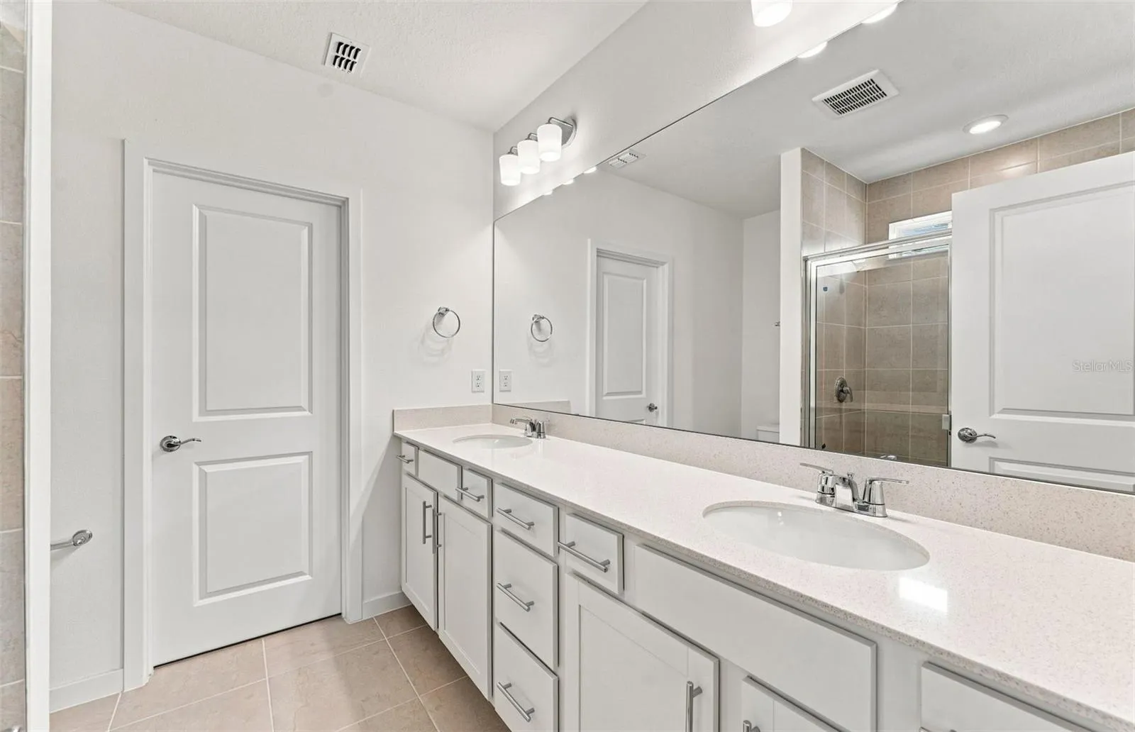 Owner's Bath w/Dual Sinks