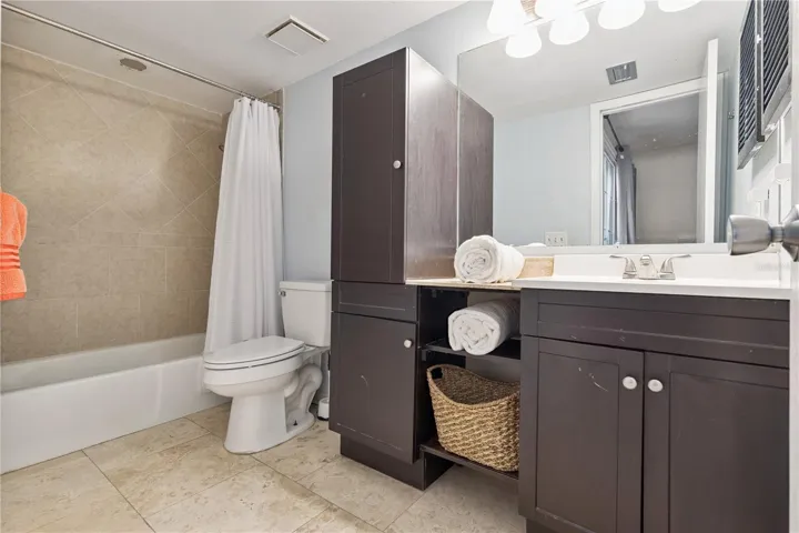 Bath with Tub/Shower & vanity area