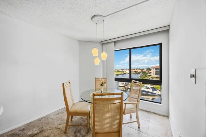 Eat-In Kitchen Nook