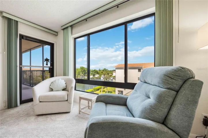 Primary Bed Sitting Area