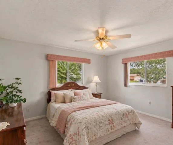 Guest bedroom.