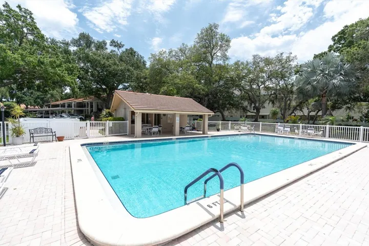 Short walk to Community Lakefront pool