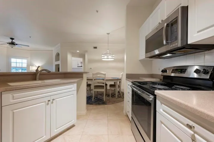 Kitchen, dining room