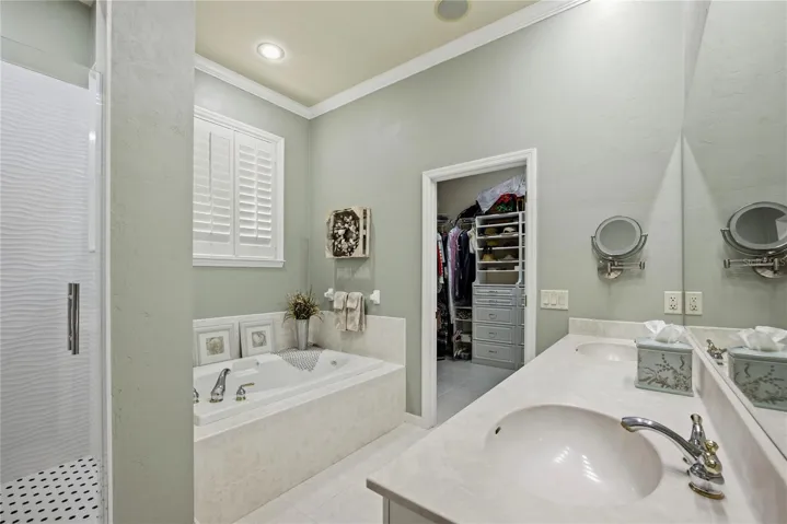 En-suite Primary Bathroom