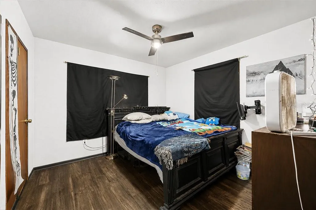 AI generated photo of bedroom with white paint