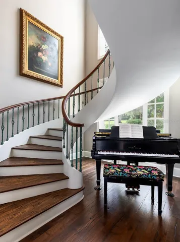 Spectacular architectural features