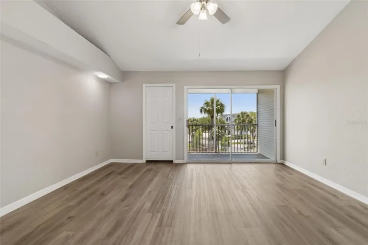 Bedroom 3 with balcony