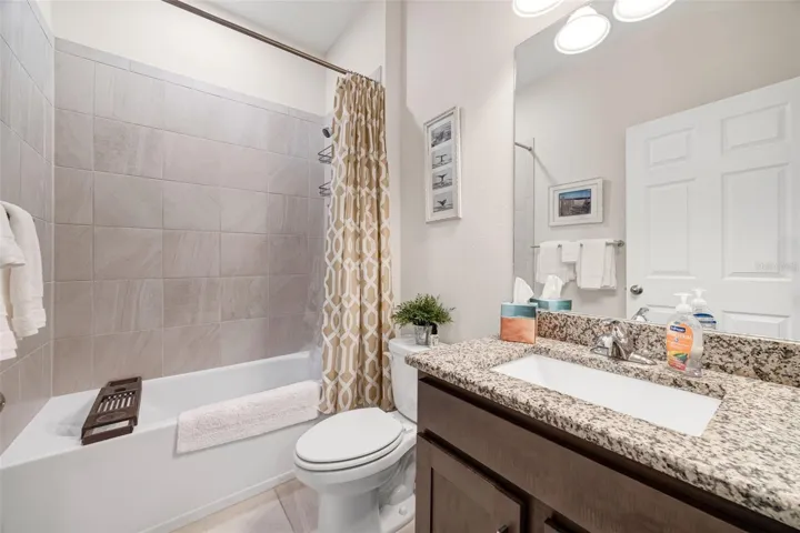Guest bathroom 1