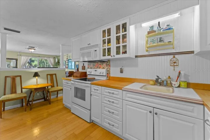 Open kitchen