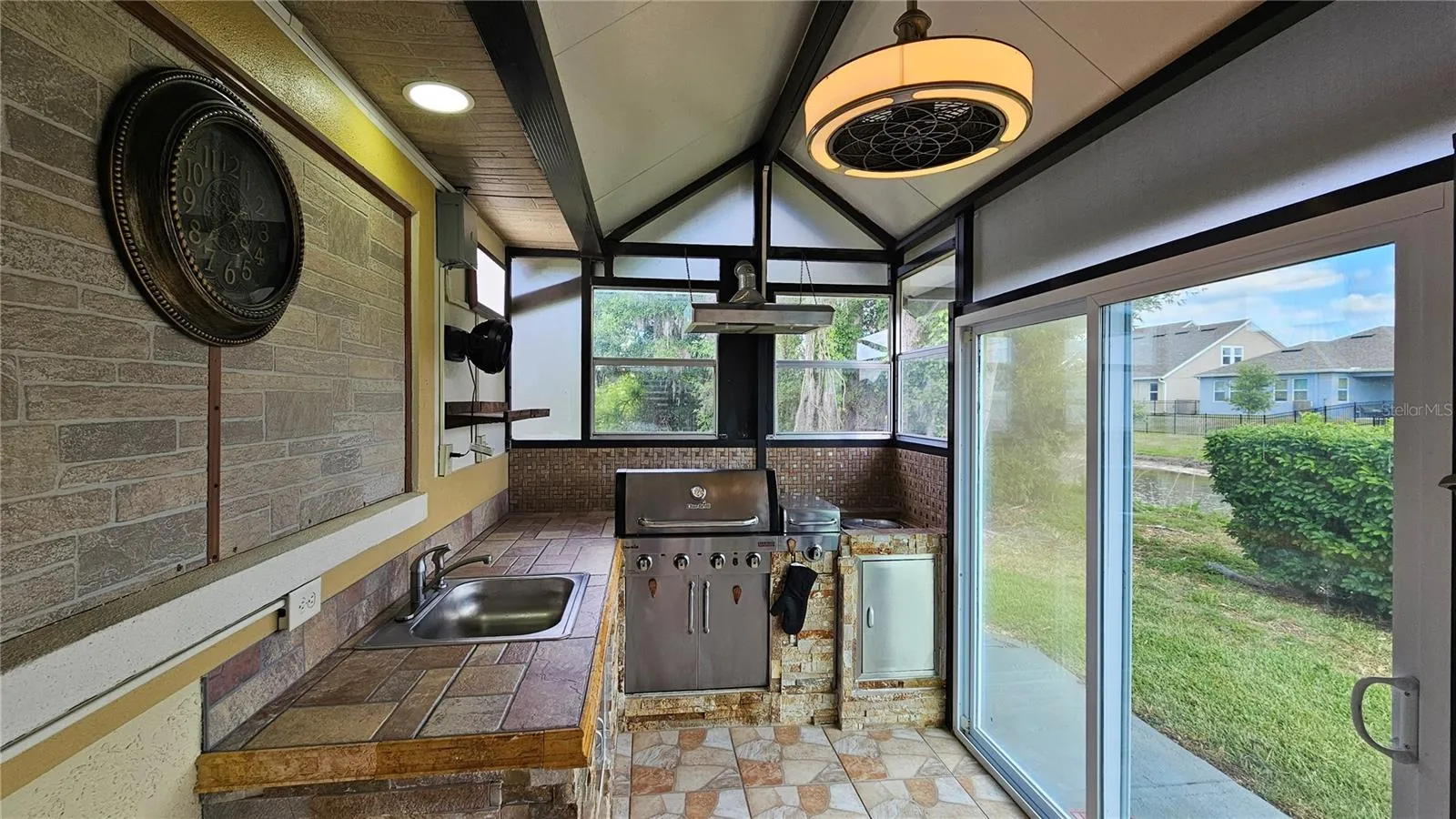 Outdoor Kitchen