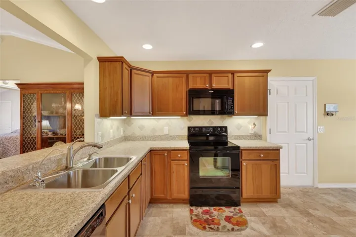 Kitchen pic 2