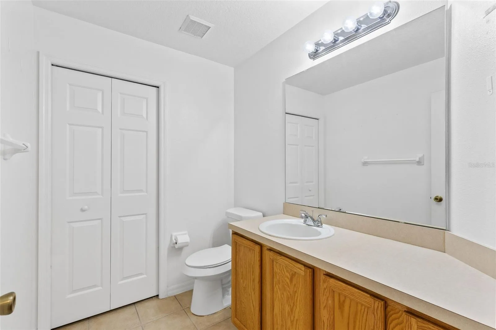 Downstairs half bathroom