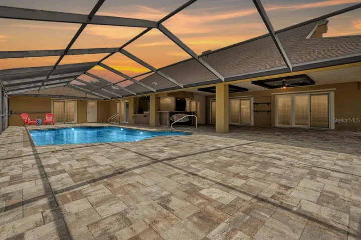 IMAGINE ENTERTAINING HERE!
